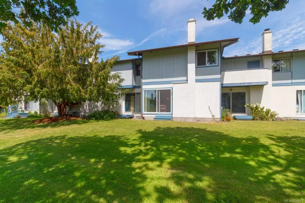 Saanich, BC V8N 3X5,3987 Gordon Head Rd #13