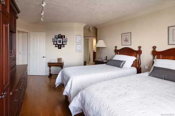 Victoria, BC V8V 4T9,225 Belleville St #604