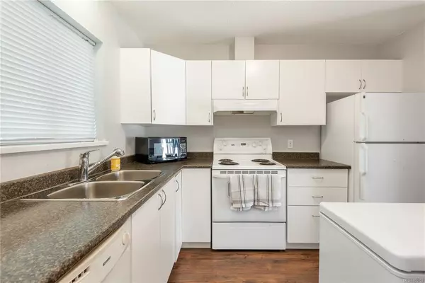 704 7th Ave #4, Campbell River, BC V9W 4A4