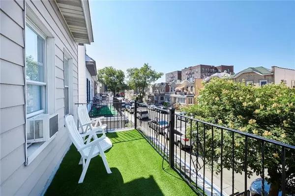 Brooklyn, NY 11209,453 83 ST