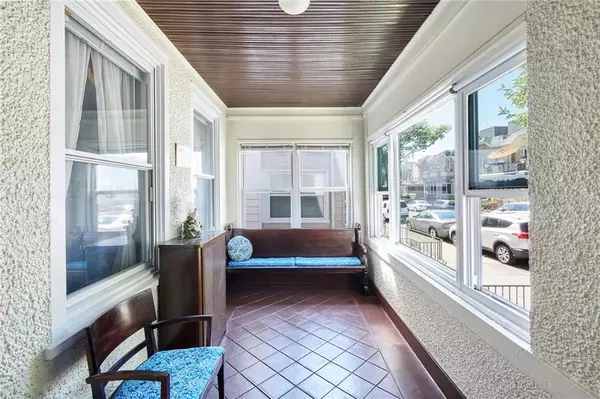 Brooklyn, NY 11209,453 83 ST