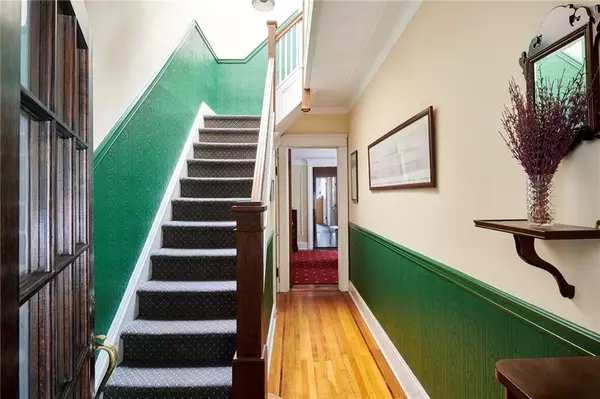 Brooklyn, NY 11209,453 83 ST
