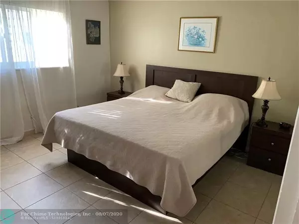 Hallandale, FL 33009,501 Blue Heron Dr  #205A