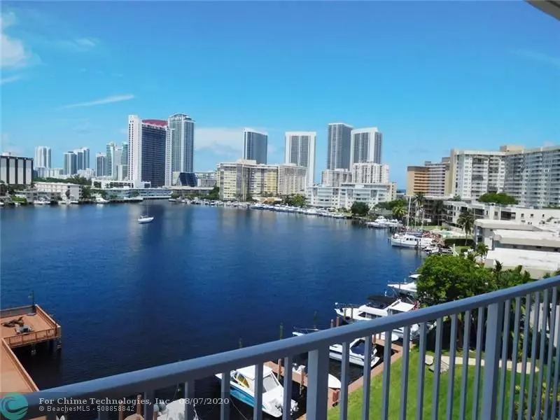 Hallandale, FL 33009,400 Golden Isles Dr  #55