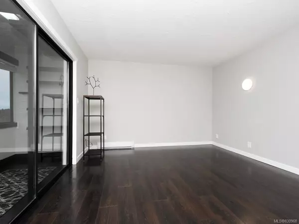Victoria, BC V8T 3X7,2631 Prior St #404