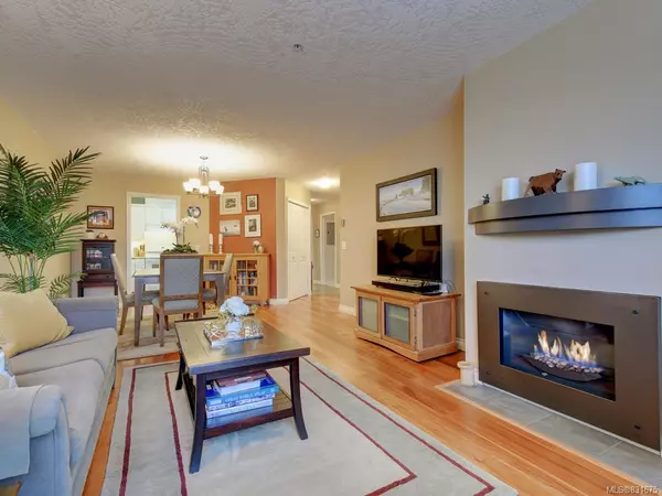 Victoria, BC V8R 4P9,1715 Richmond Ave #409