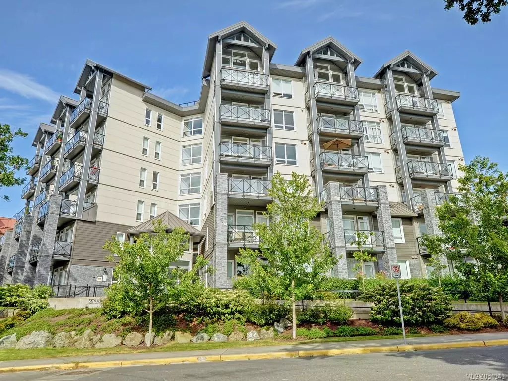 Esquimalt, BC V9A 3P2,924 Esquimalt Rd #403