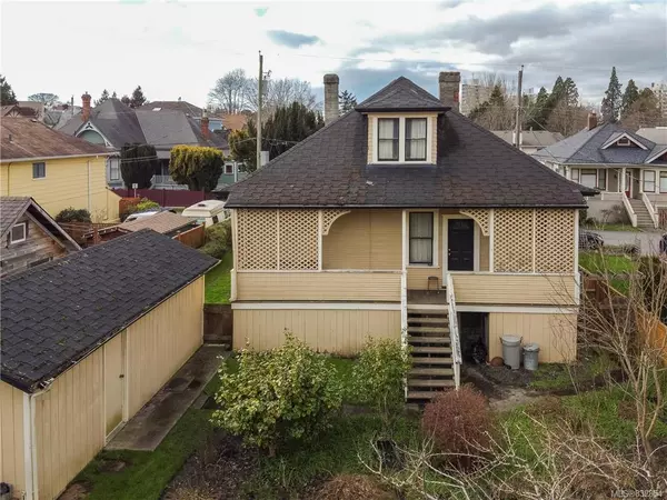 Victoria, BC V8V 2K1,411 Heather St