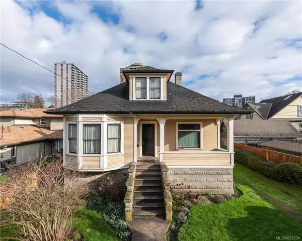 Victoria, BC V8V 2K1,411 Heather St