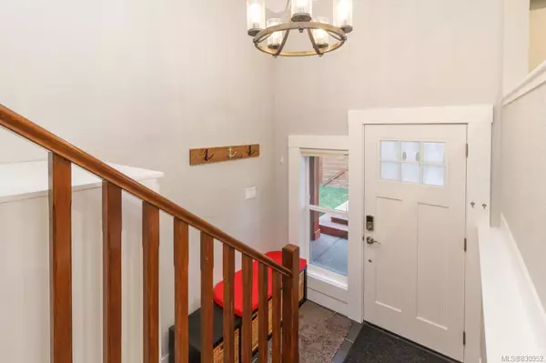 Langford, BC V9B 4G9,1205 Parkdale Dr