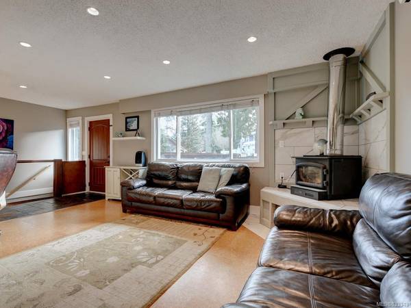 Langford, BC V9B 3K9,2439 Selwyn Rd