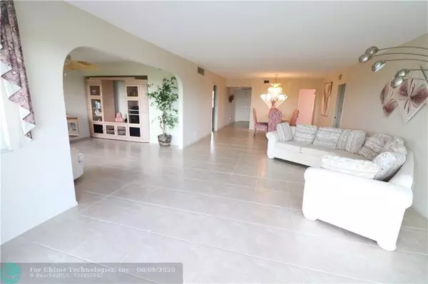 Pompano Beach, FL 33069,3505 Oaks Way  #511