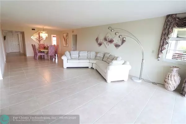 Pompano Beach, FL 33069,3505 Oaks Way  #511