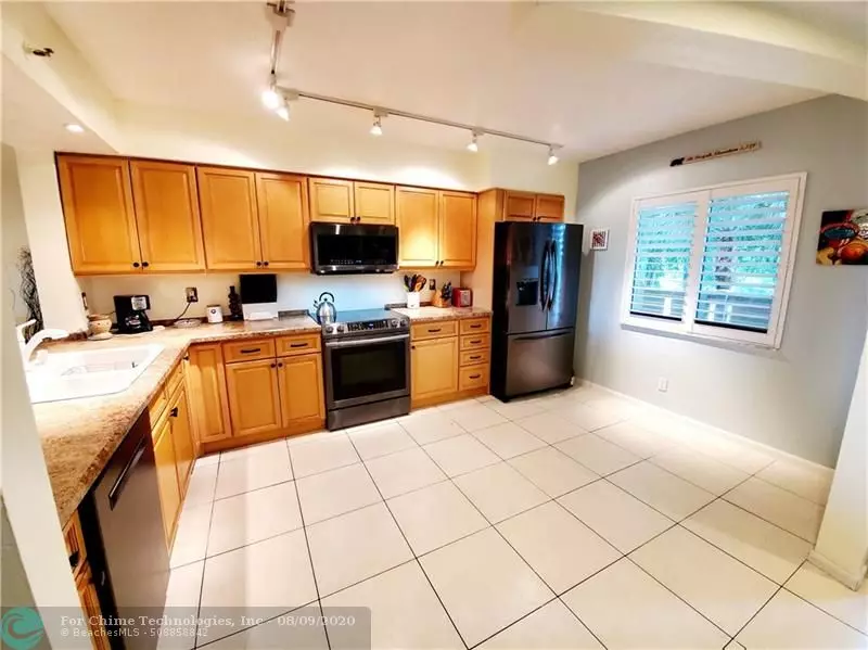 Pompano Beach, FL 33069,2202 S Cypress Bend Dr  #307