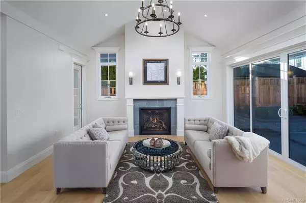 Oak Bay, BC V8S 4W4,724 Oliver St
