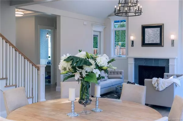 Oak Bay, BC V8S 4W4,724 Oliver St