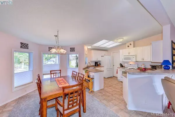 Langford, BC V9B 4V4,2587 Selwyn Rd #64
