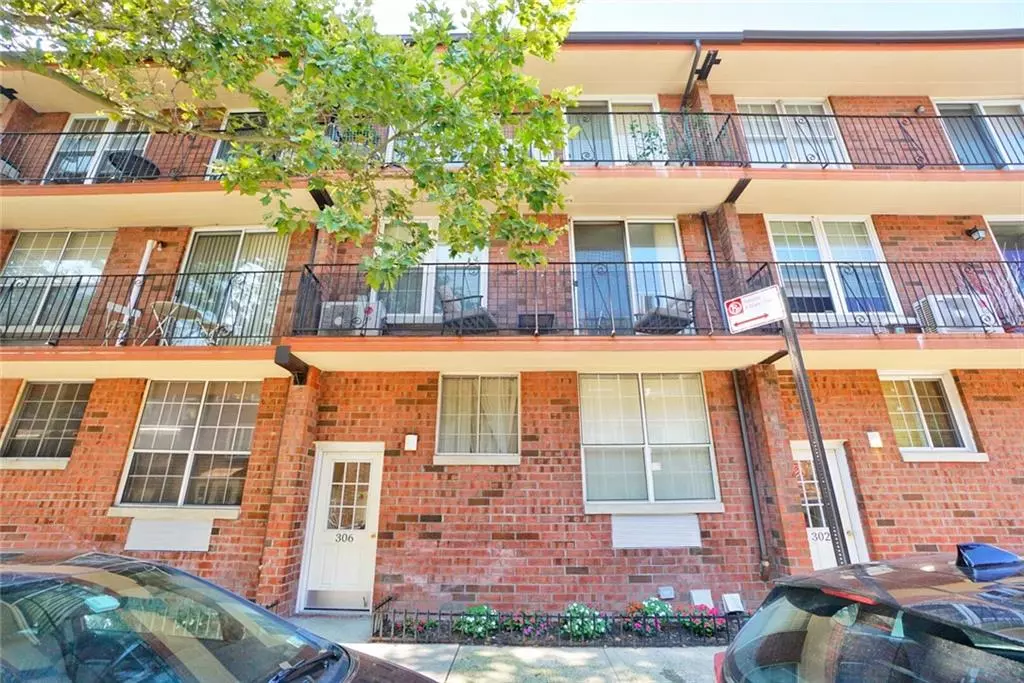 Brooklyn, NY 11209,306 101 ST #45D