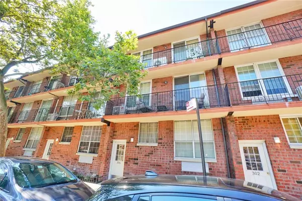 Brooklyn, NY 11209,306 101 ST #45D