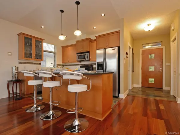 Saanich, BC V8X 0A2,4067 Licorice Lane