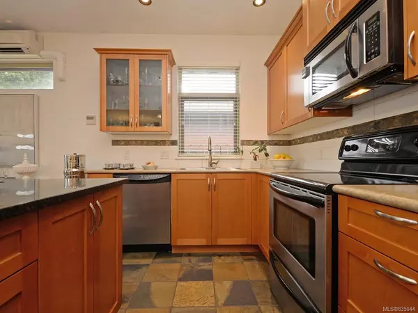 Saanich, BC V8X 0A2,4067 Licorice Lane
