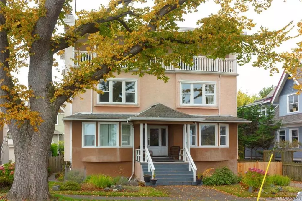 Victoria, BC V8S 1B2,10 Bushby St #3