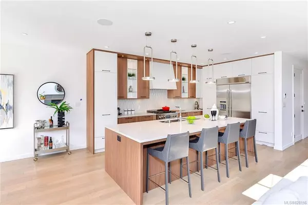 Victoria, BC V8S 1M1,1455 Clifford St