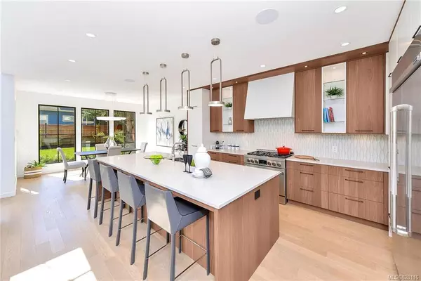 Victoria, BC V8S 1M1,1455 Clifford St