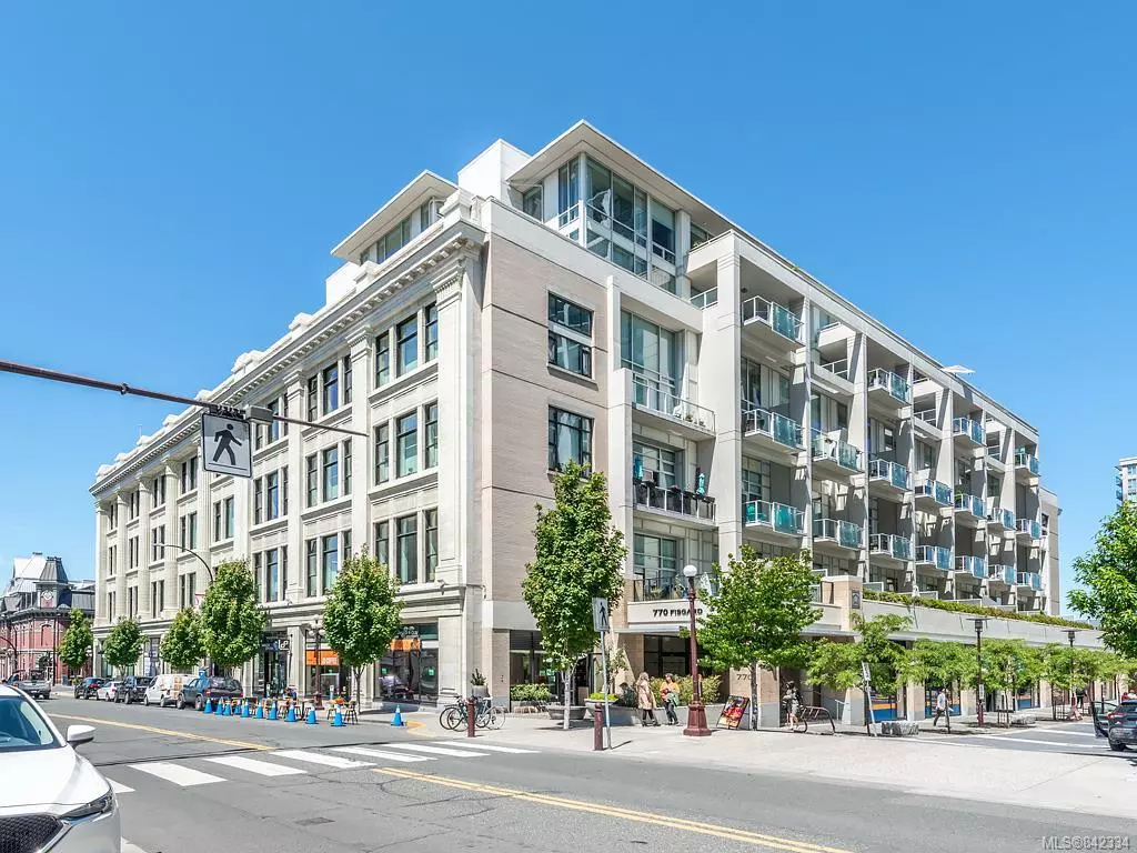 Victoria, BC V8W 0B8,770 Fisgard St #213