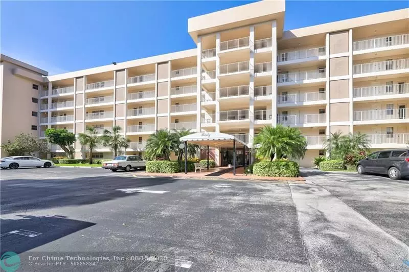 Pompano Beach, FL 33069,2851 S Palm Aire Dr  #207