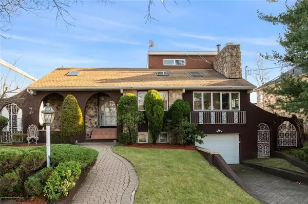 124 Overlook AVE, Staten  Island, NY 10304