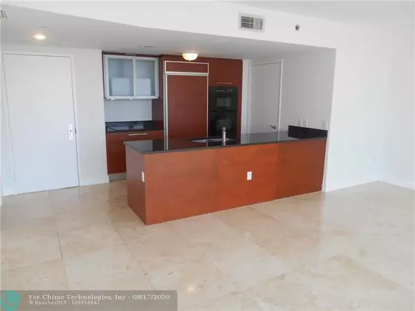 Hallandale, FL 33009,1830 S Ocean Dr  #4207