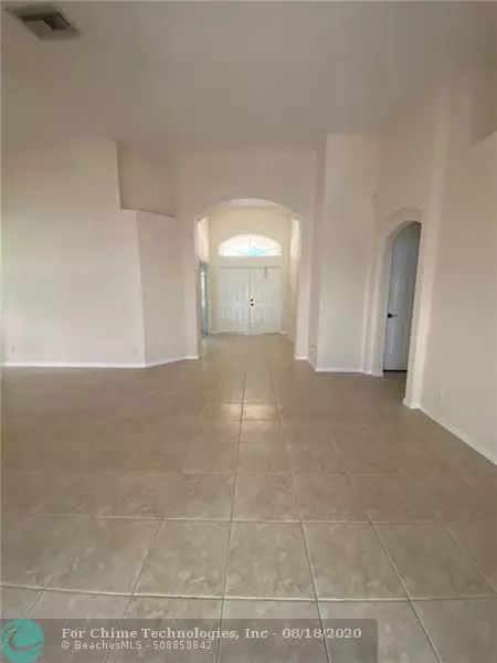 Royal Palm Beach, FL 33411,118 Chestnut Cir