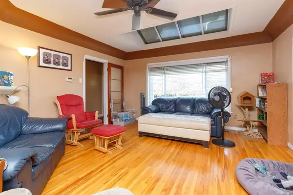 Saanich, BC V8Z 3S3,3235 Harriet Rd