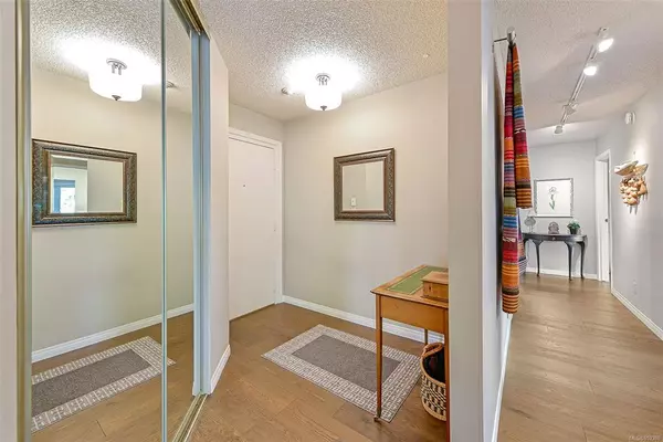 Victoria, BC V8V 4T5,1149 Rockland Ave #203