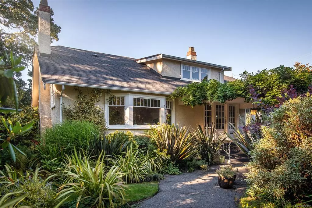 Oak Bay, BC V8S 2R2,2080 Central Ave