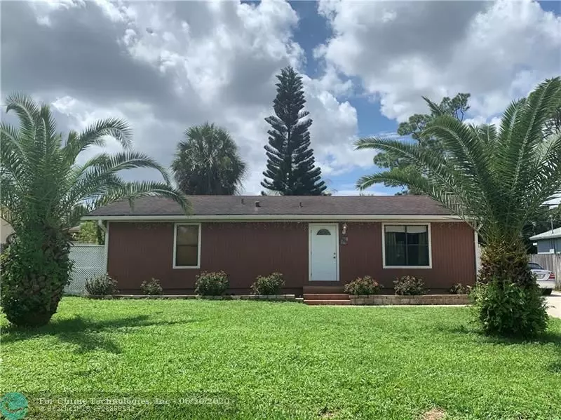 4628 Canal Dr, Lake Worth, FL 33463