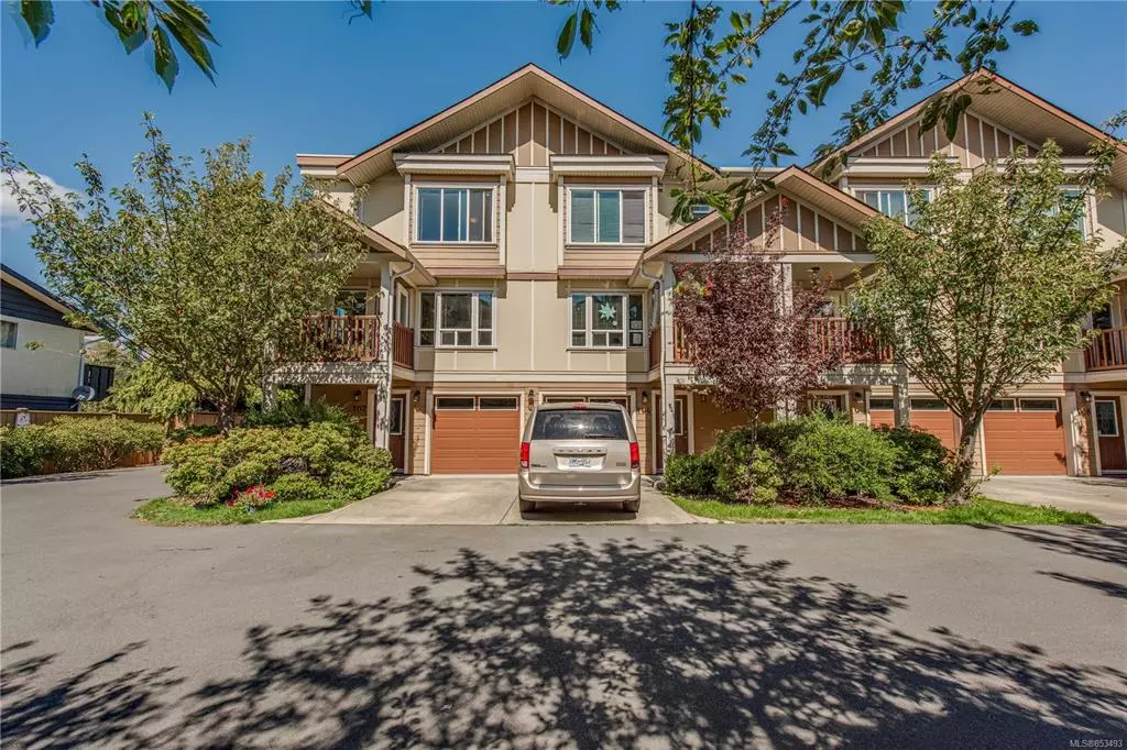 Langford, BC V9B 3E5,827 Arncote Ave #102