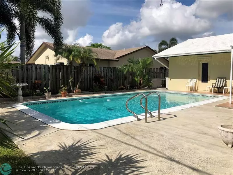 610 SE 7th Ave, Deerfield Beach, FL 33441