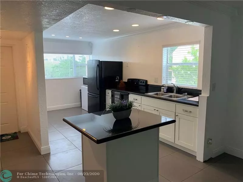 8310 Sands Point Blvd  #L301, Tamarac, FL 33321