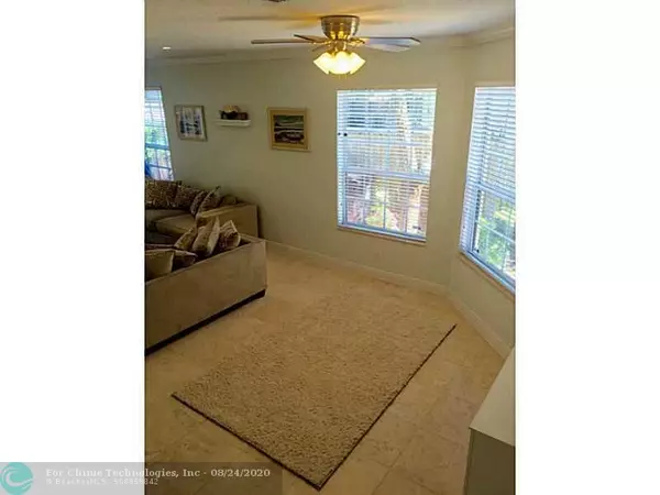 Fort Lauderdale, FL 33315,703 SW 16th Ct  #703