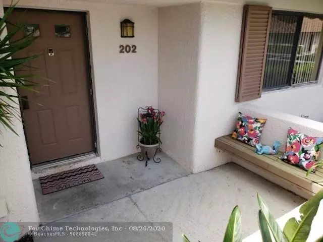 Palm Beach Gardens, FL 33418,202 Club Dr  #202