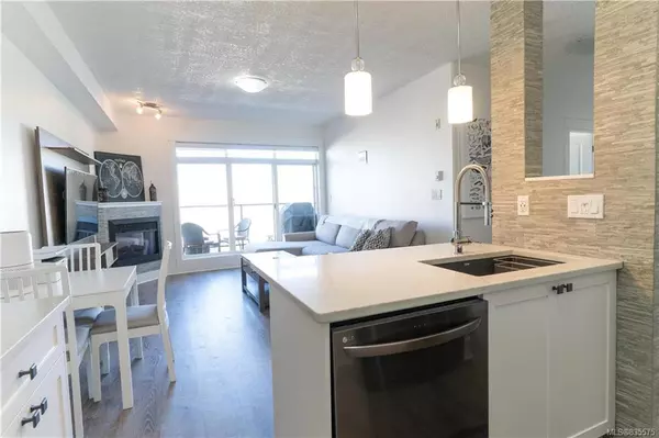 Victoria, BC V8Z 1A4,630 Speed Ave #208
