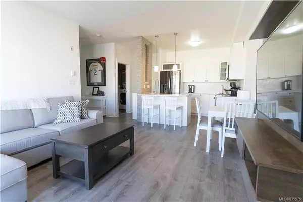 Victoria, BC V8Z 1A4,630 Speed Ave #208