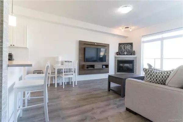 Victoria, BC V8Z 1A4,630 Speed Ave #208
