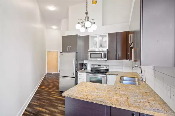Langford, BC V9B 0H4,2745 Veterans Memorial Pkwy #324
