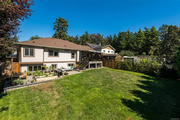 Saanich, BC V8Z 2R4,709 Violet Ave