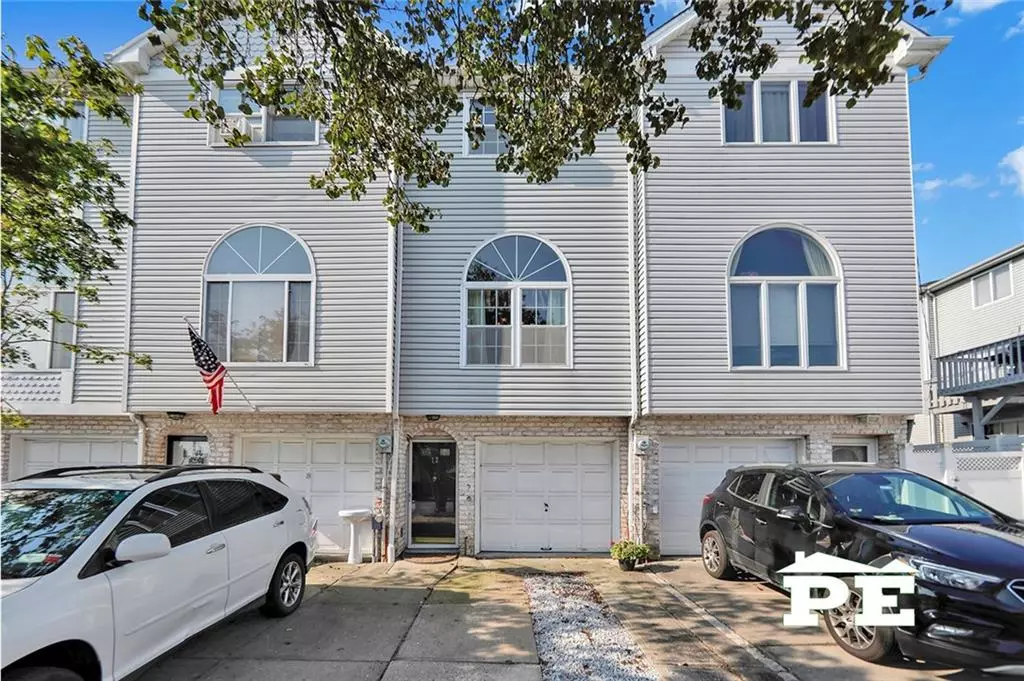 Annadale, NY 10312,12 Dorval AVE