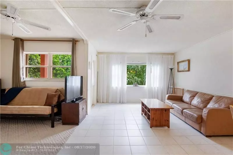 Fort Lauderdale, FL 33315,900 River Reach Dr  #423