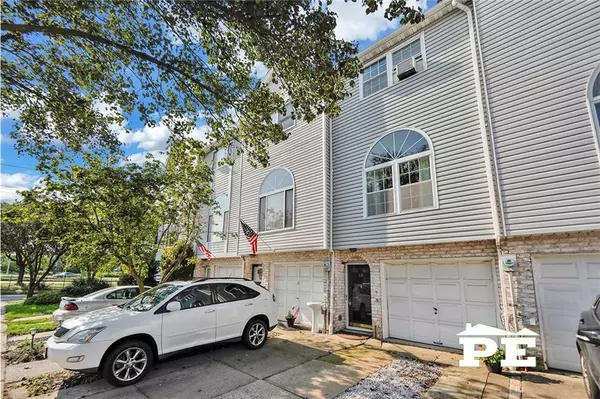 Annadale, NY 10312,12 Dorval AVE